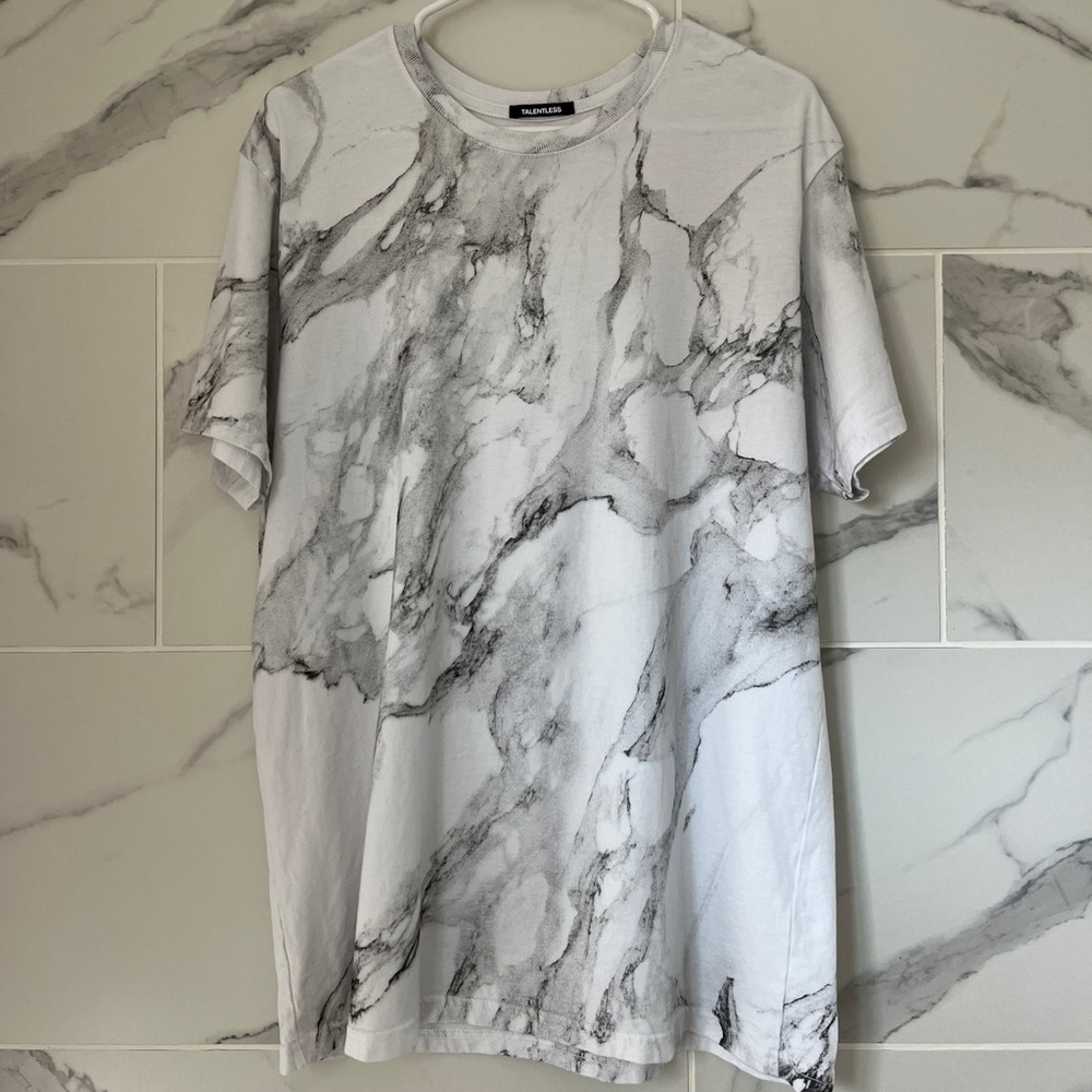 Talentless T-shirt Size L